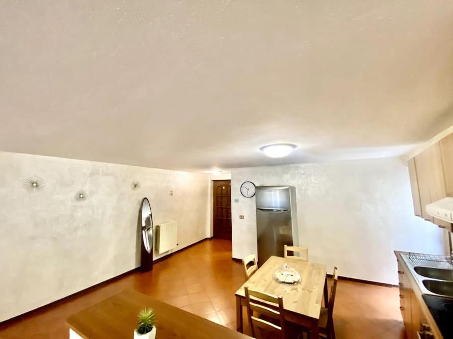 Centro Storico Casa Calcio Balilla Apartment Aosta Exterior photo