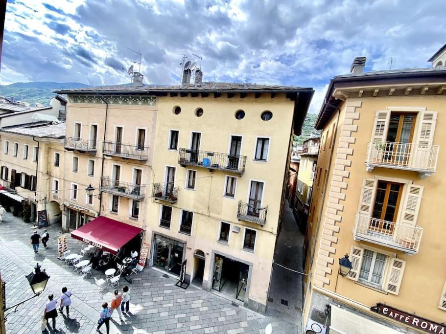 Centro Storico Casa Calcio Balilla Apartment Aosta Exterior photo